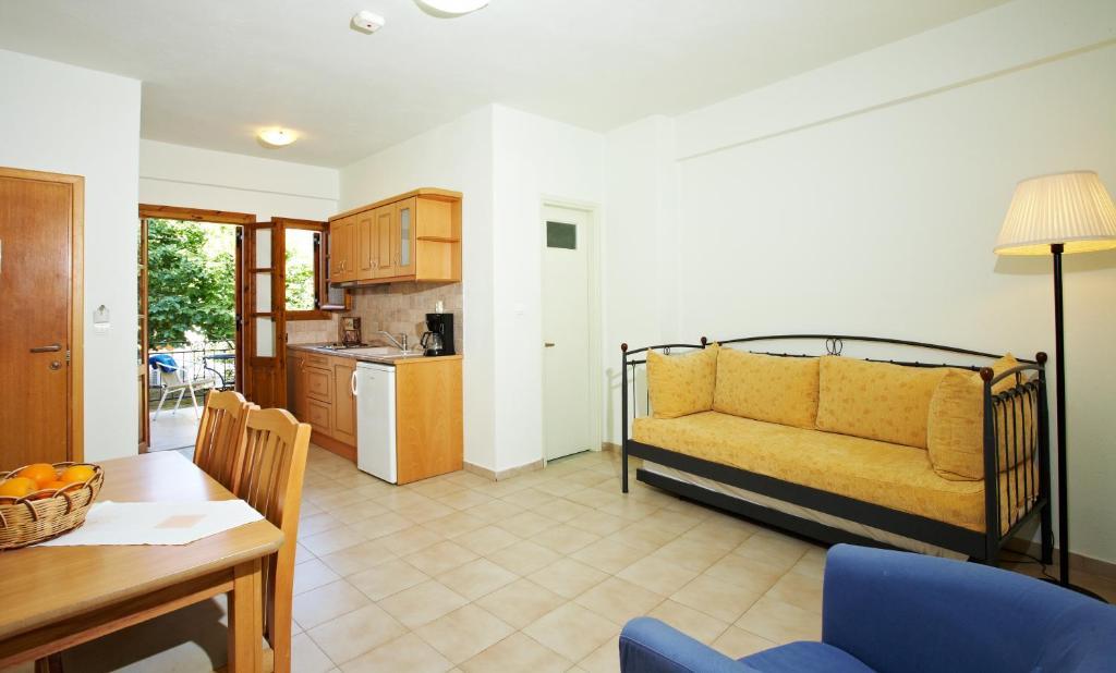 Anniska Hotell Kardhamili Rum bild